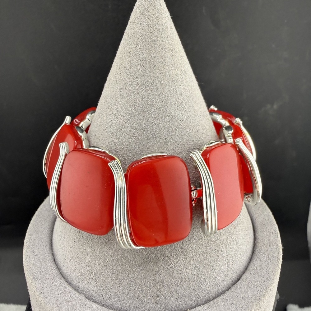 Vintage Lisner Bracelet Silver Tone Red Thermoset Signed 7"